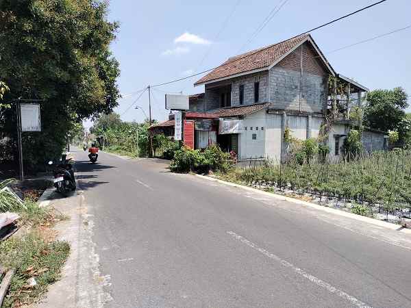 dijual tanah jl nambongan caturharjo