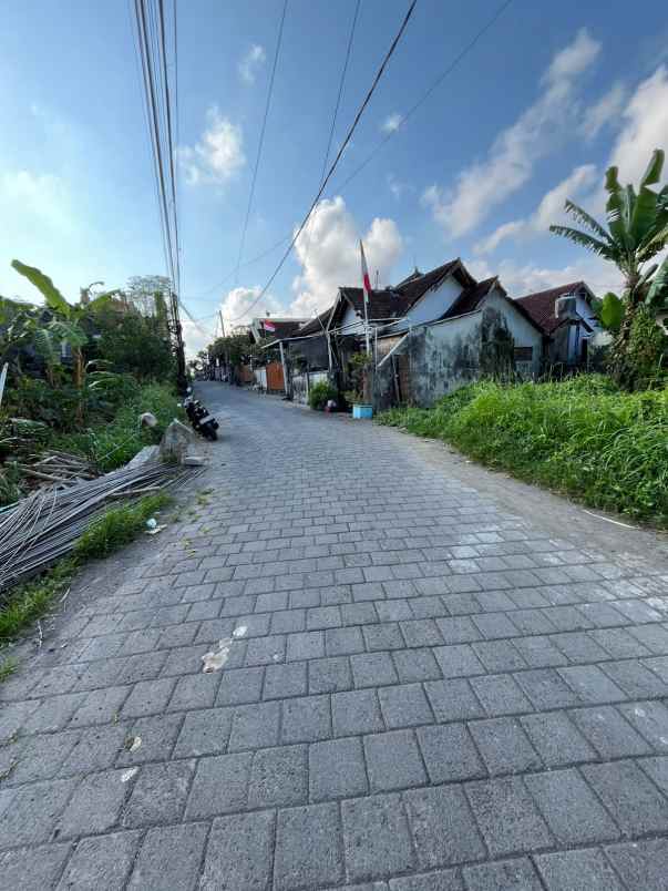 dijual tanah komplek villa jl tumbak bayuh