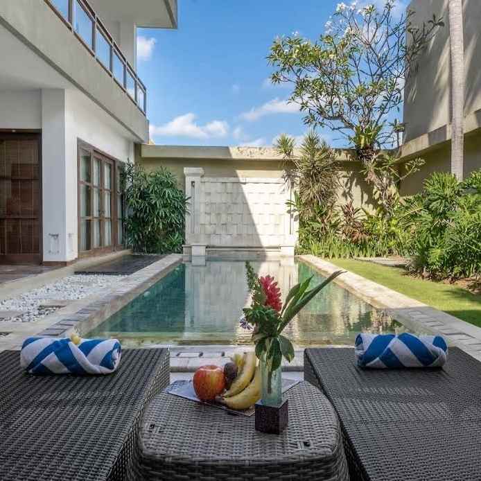 dijual villa batu belig