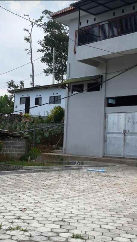 dijual villa gunung kawi