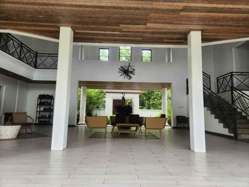 dijual villa jalan pantai balangan