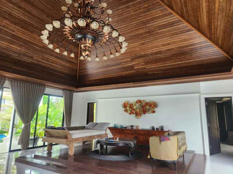 dijual villa jalan pantai balangan