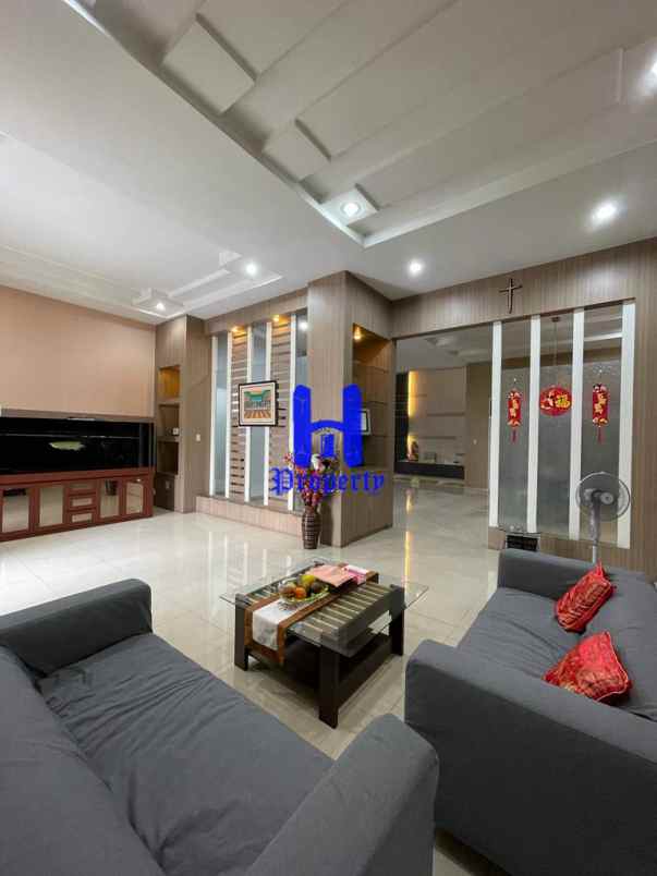 dijual villa komplek cemara asri jalan