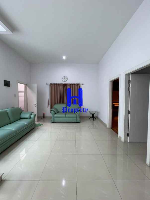 dijual villa komplek cemara asri jalan