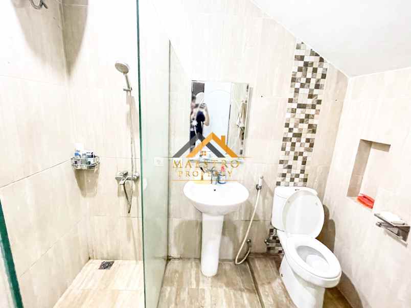 dijual villa komplek citraland gama