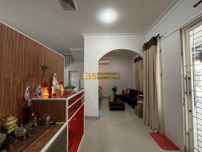 dijual villa komplek citraland gama