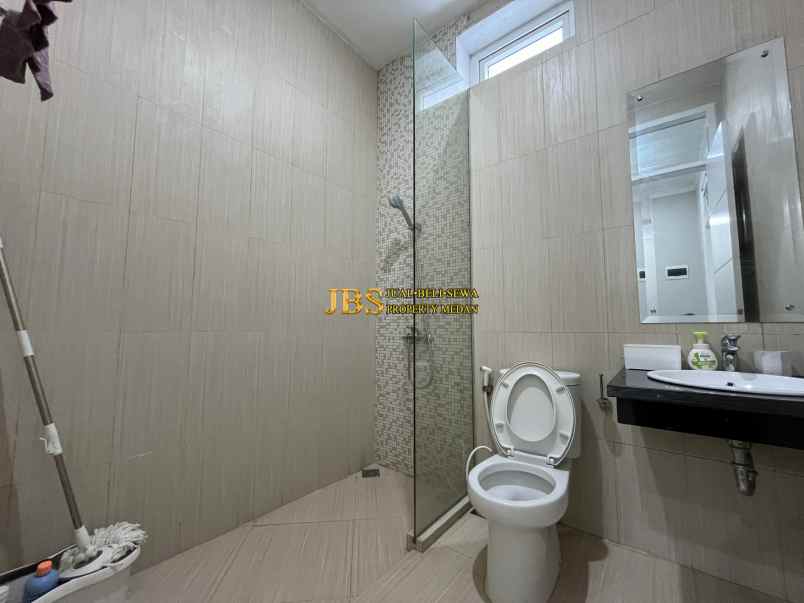 dijual villa komplek citraland gama