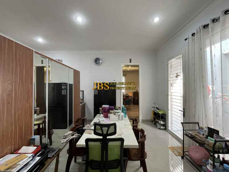 dijual villa komplek citraland gama