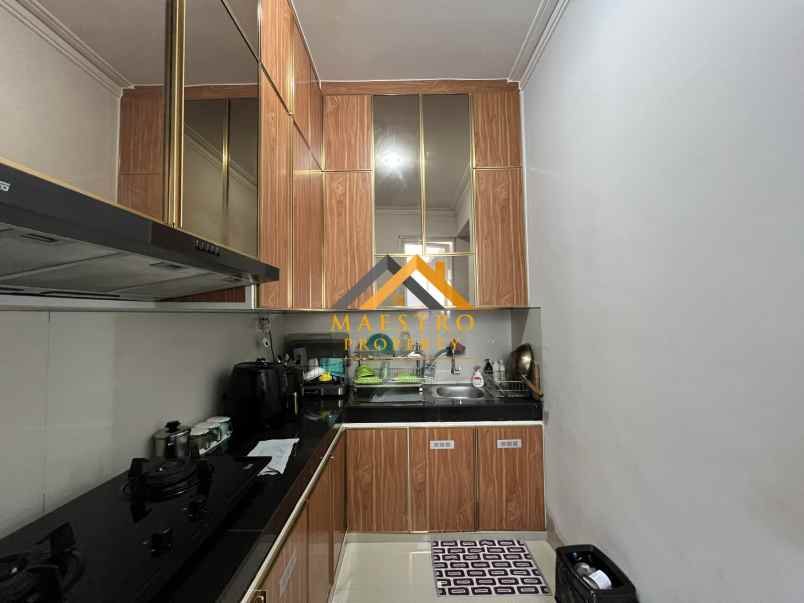 dijual villa komplek citraland gama