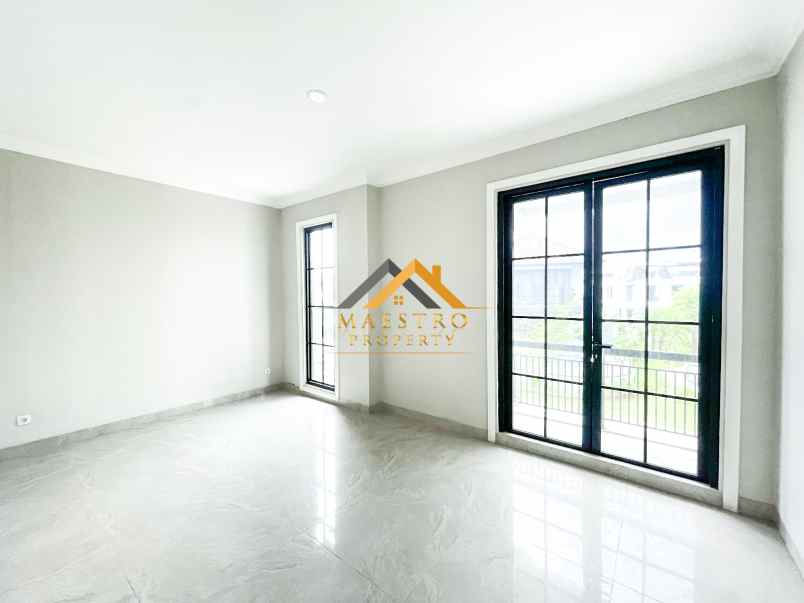 dijual villa komplek citraland helvetia