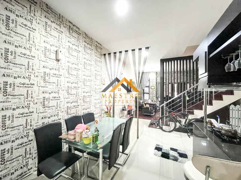 dijual villa komplek grand legian jalan