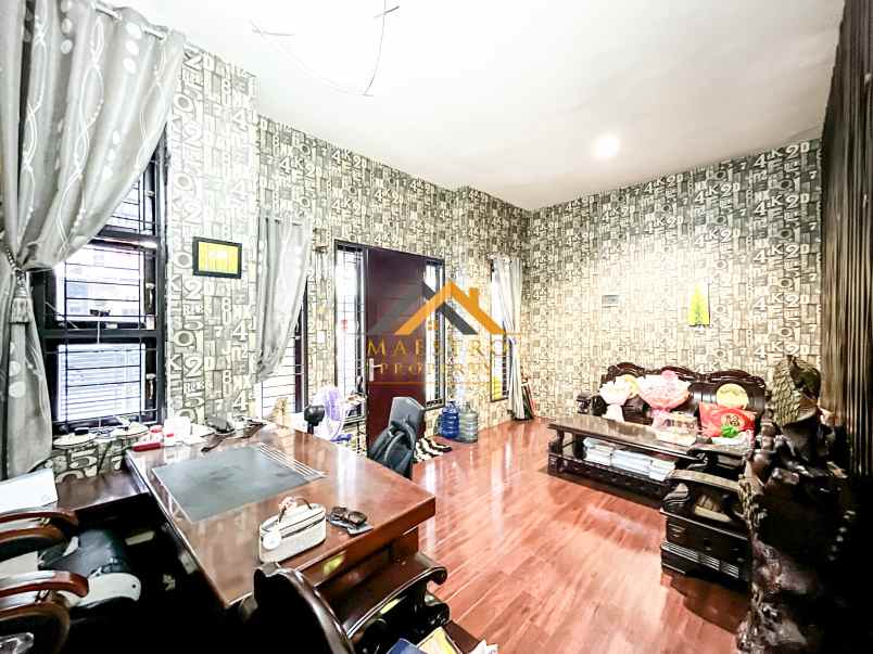 dijual villa komplek grand legian jalan