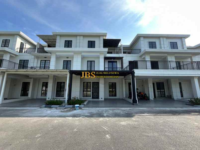 dijual villa komplek jewel park jalan