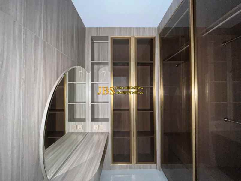 dijual villa komplek jewel park jalan