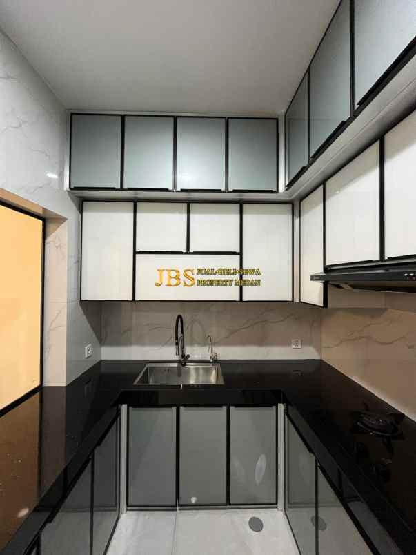 dijual villa komplek jewel park jalan