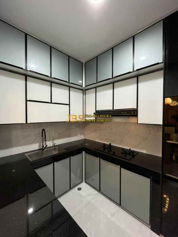 dijual villa komplek jewel park jalan