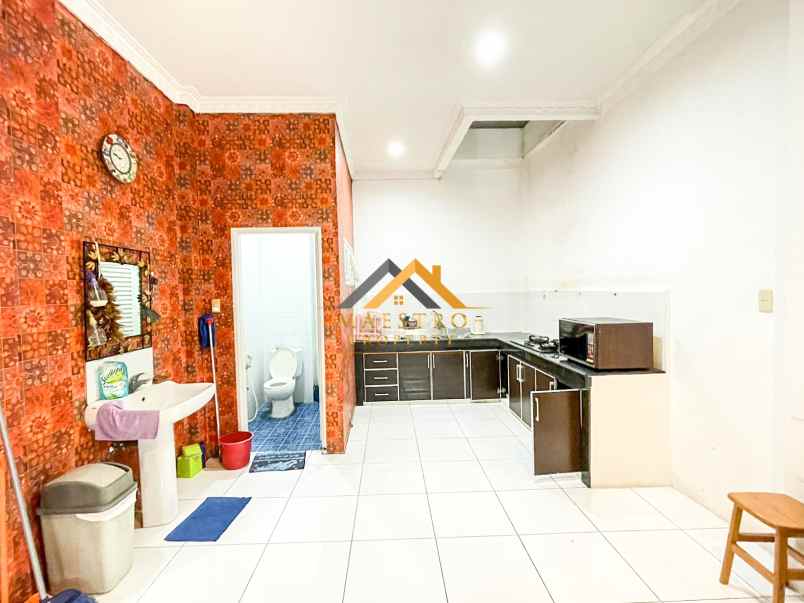 dijual villa komplek taman malibu indah