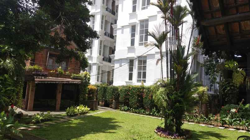 dijual villa pasar minggu