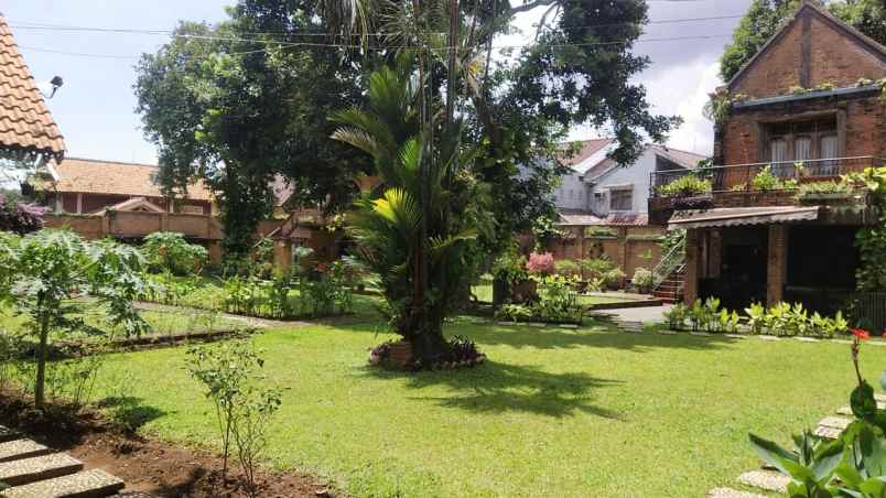 dijual villa pasar minggu