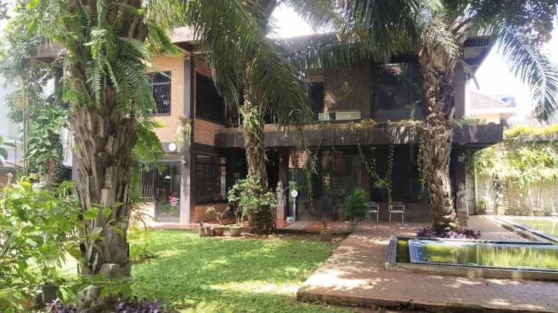 dijual villa pasar minggu