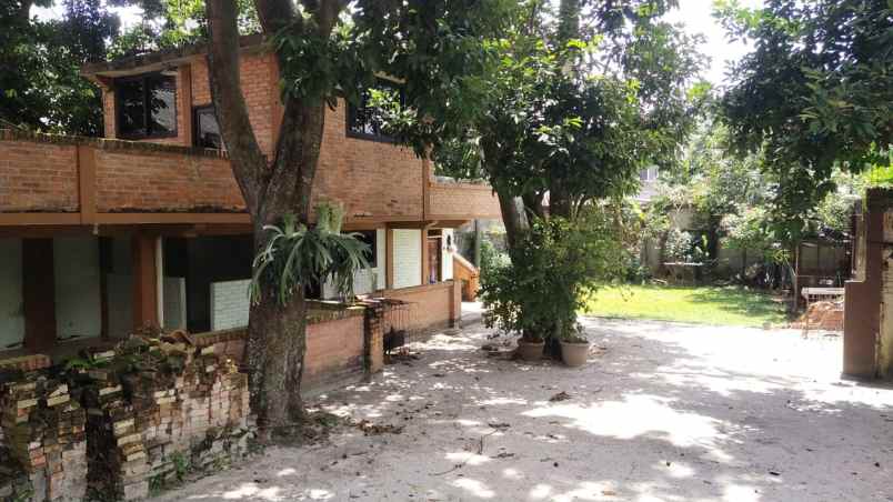 dijual villa pasar minggu