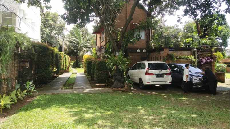 dijual villa pasar minggu
