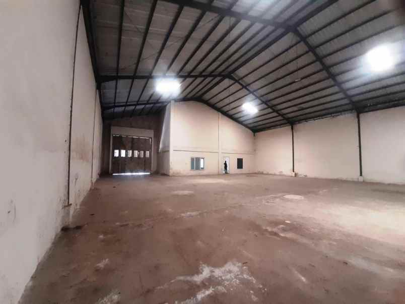 disewakan gudang di medan