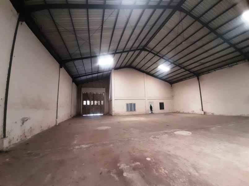 disewakan gudang di medan