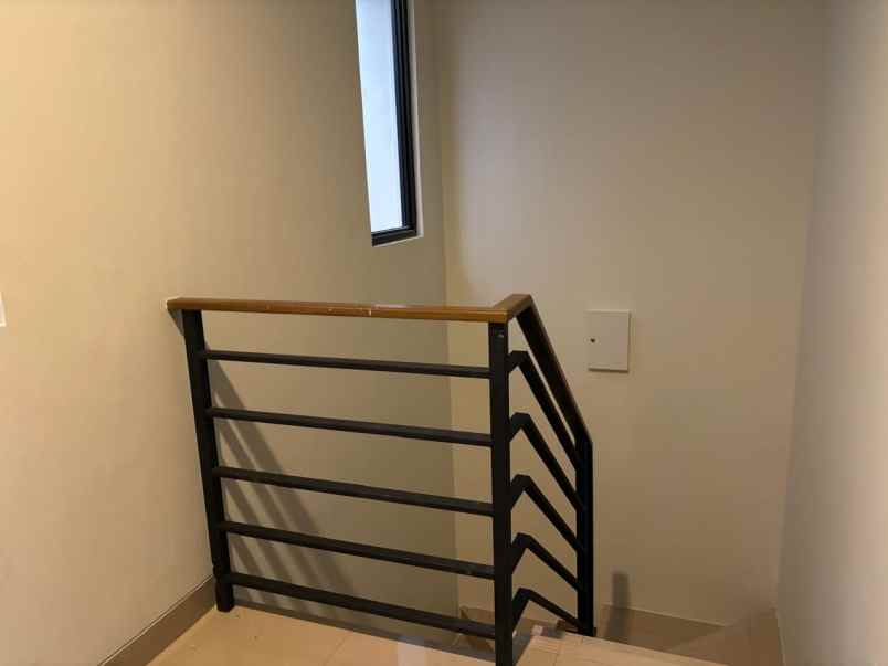 disewakan rumah cluster regia scg