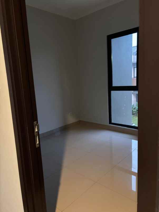 disewakan rumah cluster regia scg