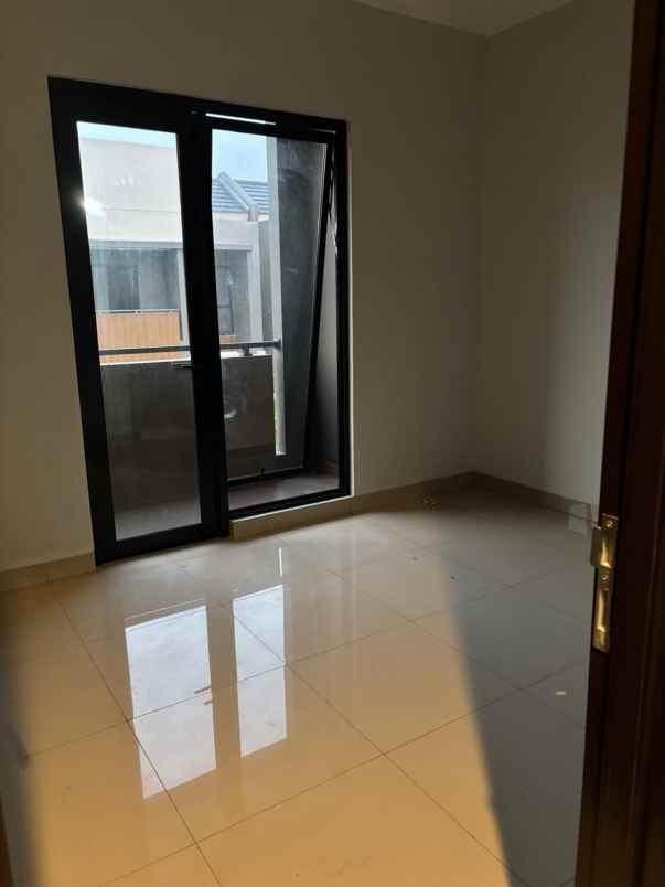 disewakan rumah cluster regia scg