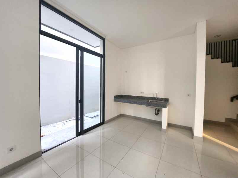 disewakan rumah cluster sentarum asya jgc