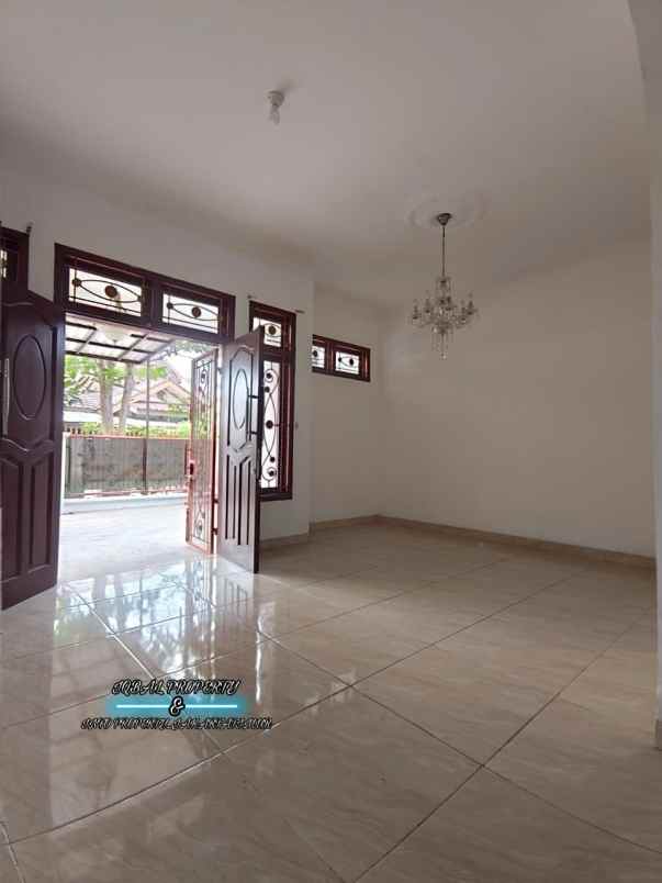 disewakan rumah dalam komplek tenang di rawamangun