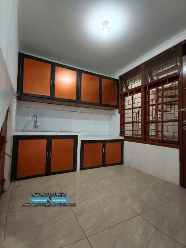disewakan rumah dalam komplek tenang di rawamangun