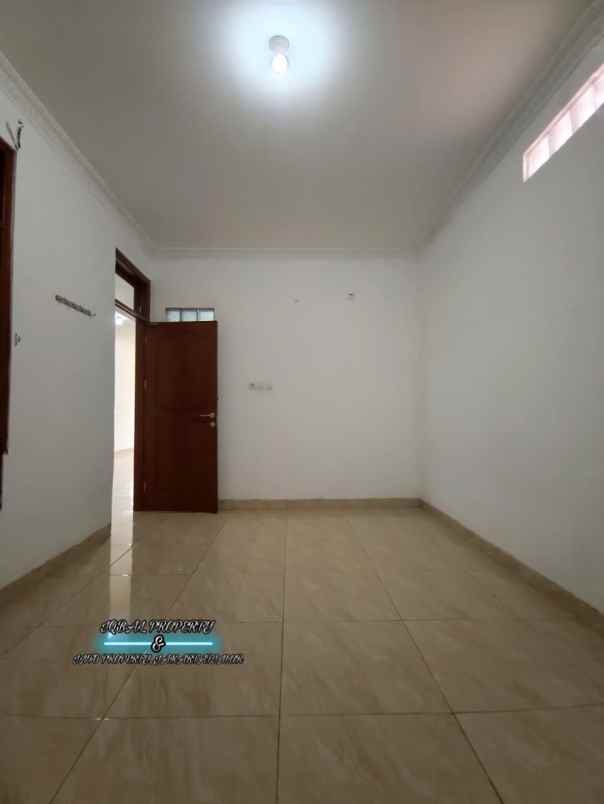 disewakan rumah dalam komplek tenang di rawamangun