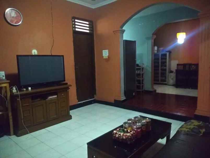 disewakan rumah dekat dengan berbagai fasilitas