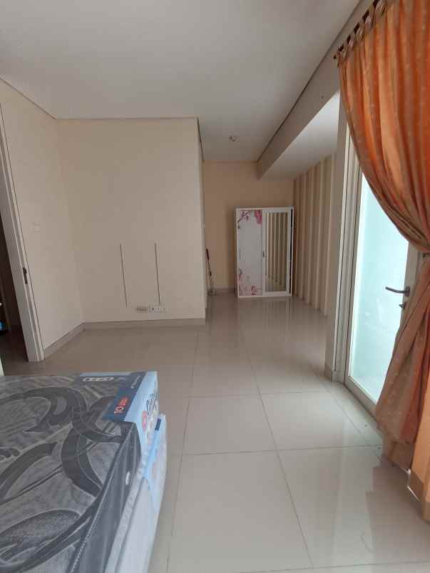 disewakan rumah east coast