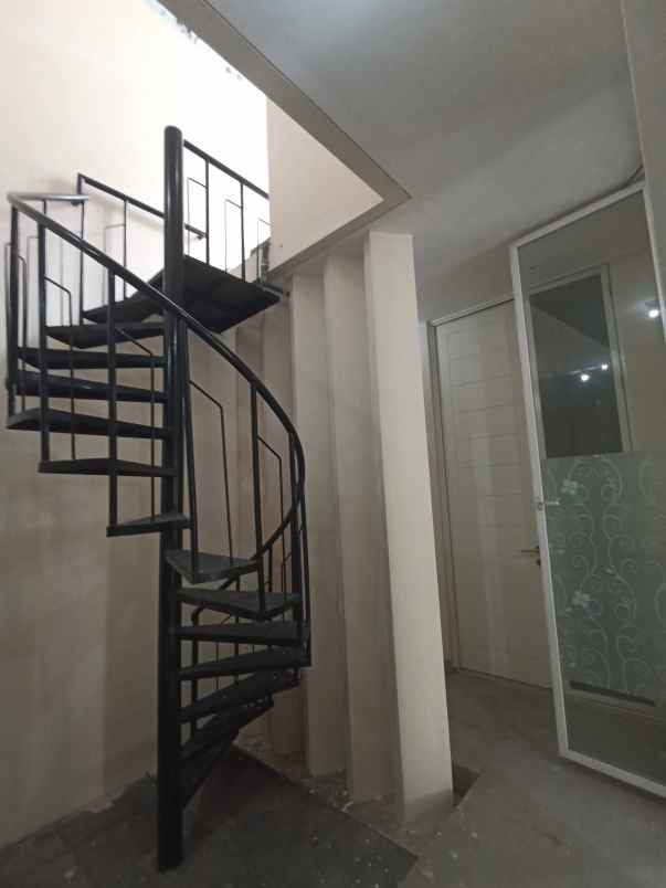 disewakan rumah east coast