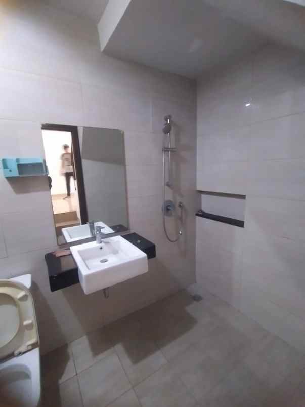 disewakan rumah green lake city cluster asia 6x15