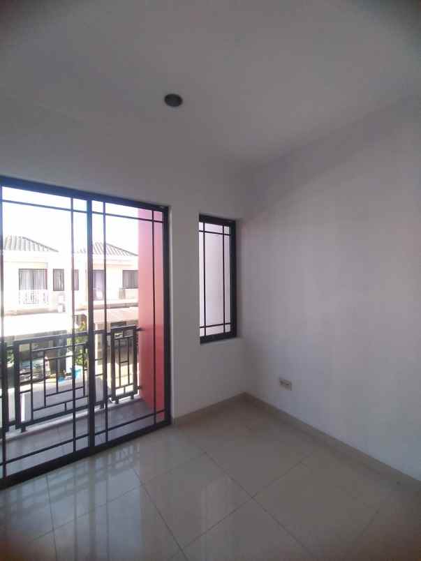 disewakan rumah green lake city cluster asia 6x15
