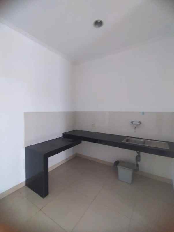 disewakan rumah green lake city cluster asia 6x15