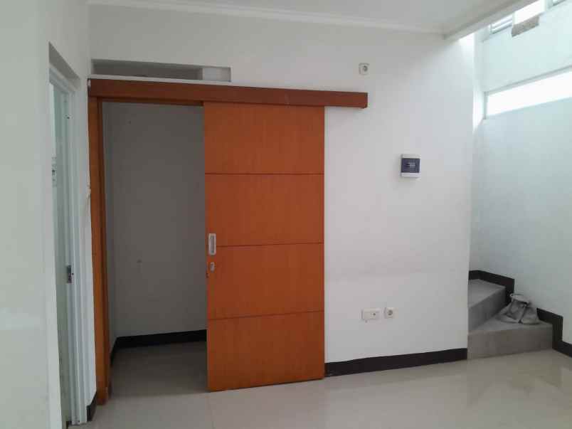 disewakan rumah jalan cibaligo permai