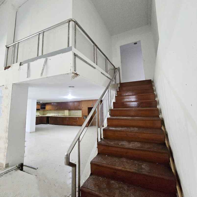 disewakan rumah jl cempaka putih tengah 27