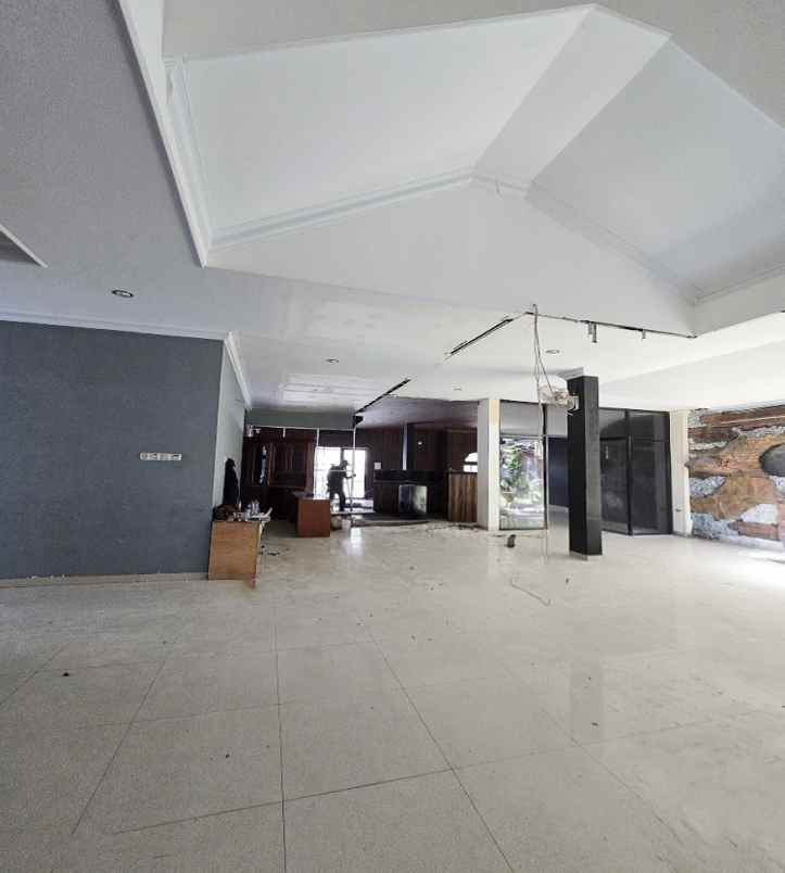 disewakan rumah jl cempaka putih tengah 27