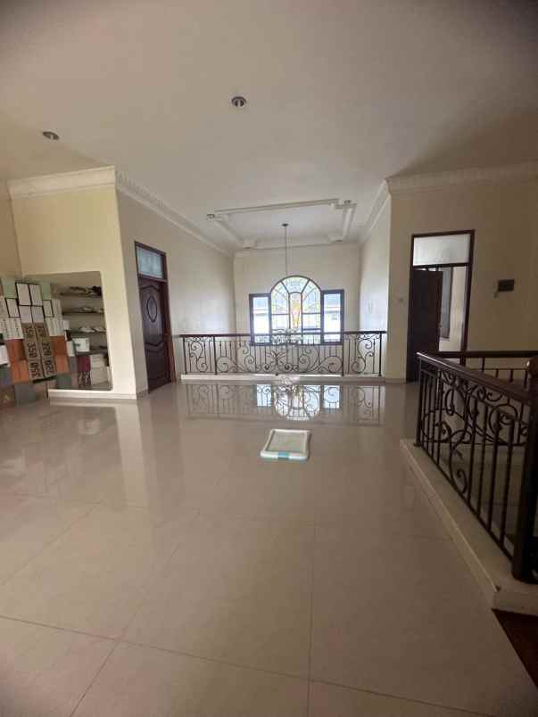 disewakan rumah pakuwon indah surabaya barat