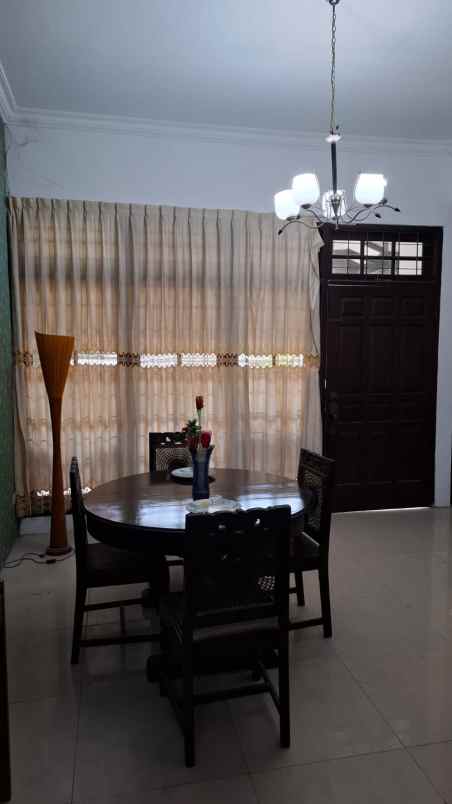 disewakan rumah perumahan darmo villa