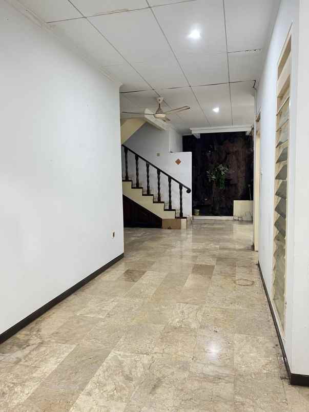 disewakan rumah tajung duren jakarta baratv