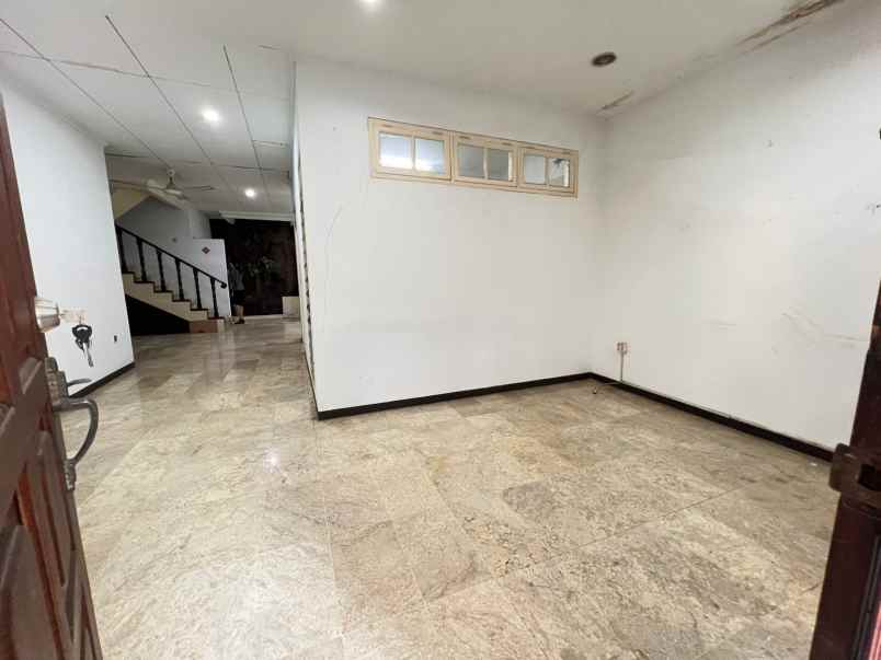 disewakan rumah tajung duren jakarta baratv