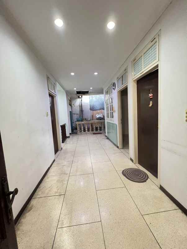 disewakan rumah tajung duren jakarta baratv