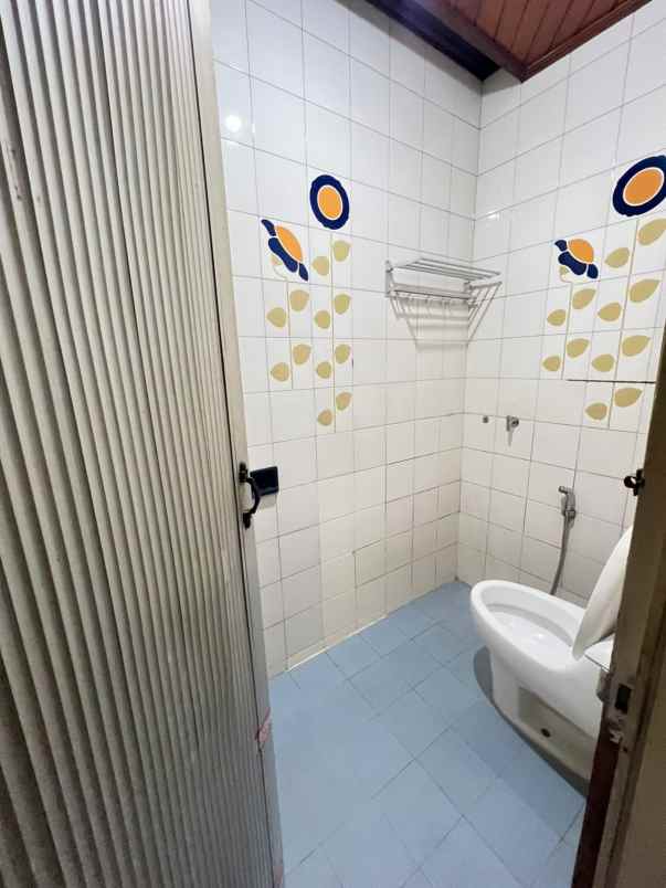 disewakan rumah tajung duren jakarta baratv